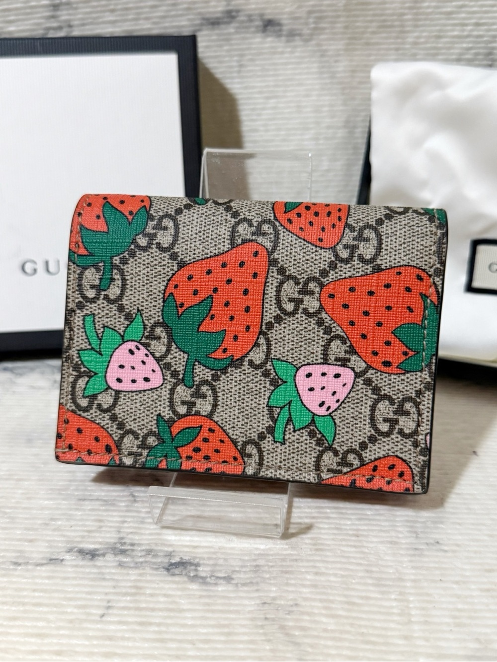 Gucci GG Supreme Strawberry Print Card Case Wallet with COA - Picture 6 of 17